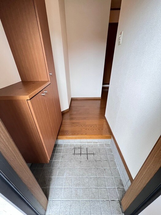 物件内観写真9　(玄関)