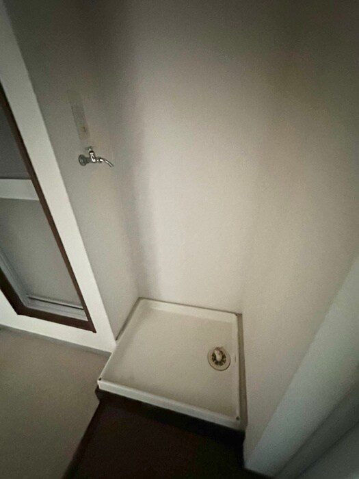 物件内観写真13　(洗濯機置場)