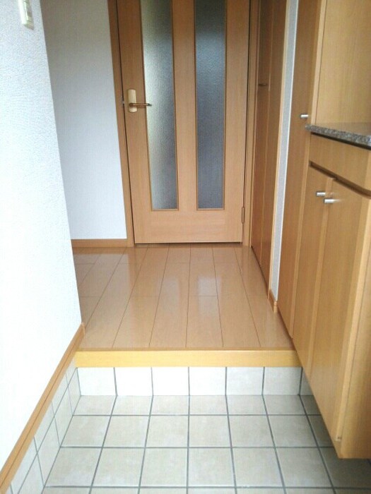 物件内観写真14　(玄関)