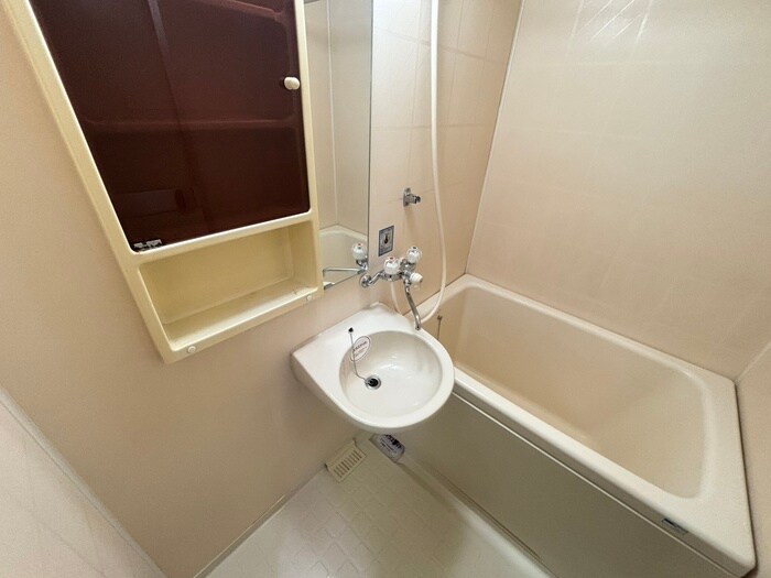 物件内観写真12　(バス／シャワールーム等)