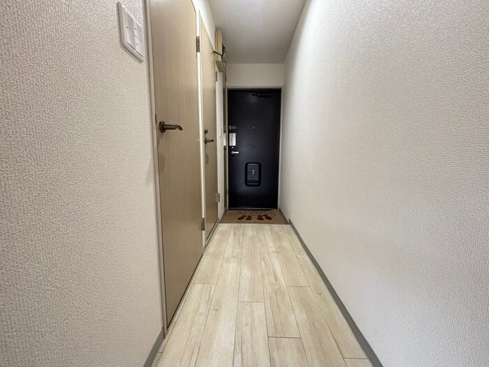 物件内観写真18　(廊下)