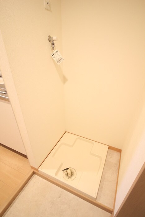 物件内観写真12　(洗濯機置場)