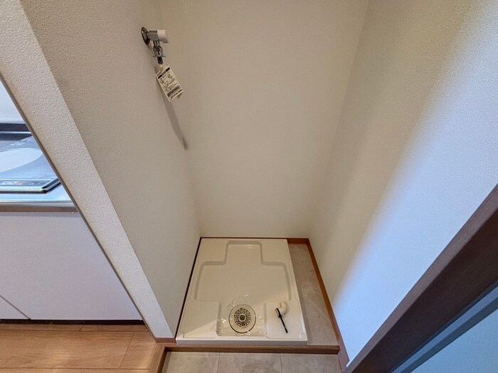 物件内観写真14　(洗濯機置場)