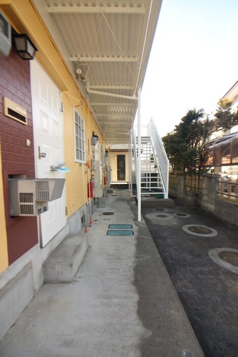 物件外観写真2　(エントランス部分)