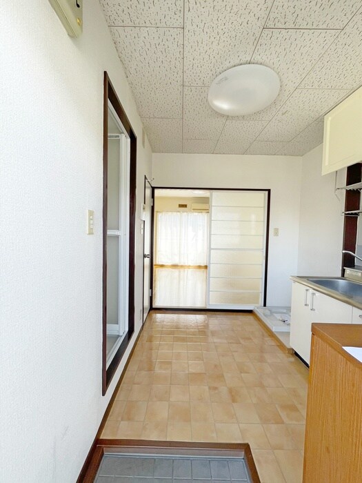 物件内観写真13　(廊下)