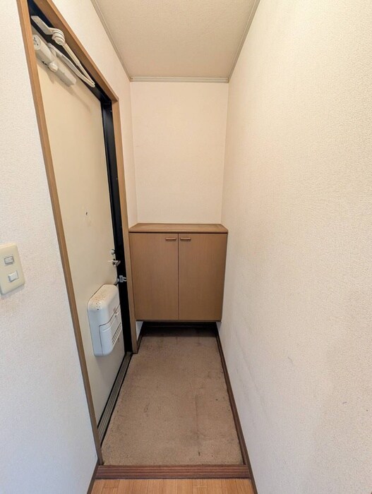 物件内観写真16　(玄関)