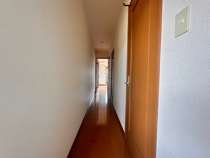 物件内観写真17　(廊下)