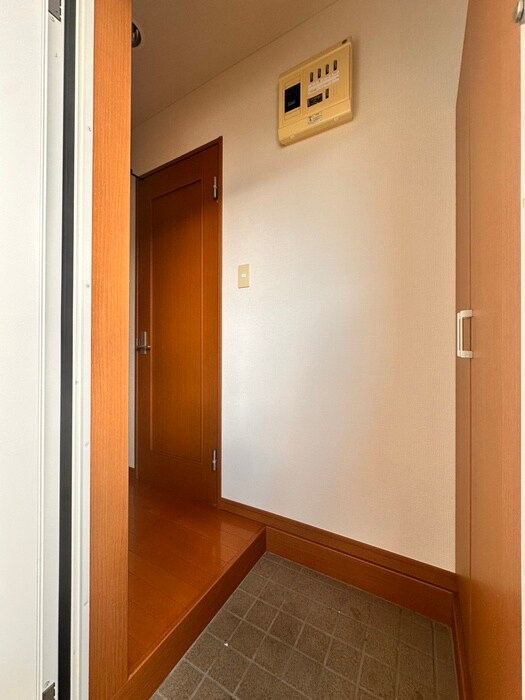 物件内観写真19　(玄関)