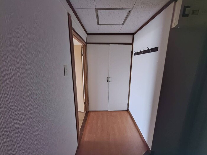 物件内観写真18　(廊下)