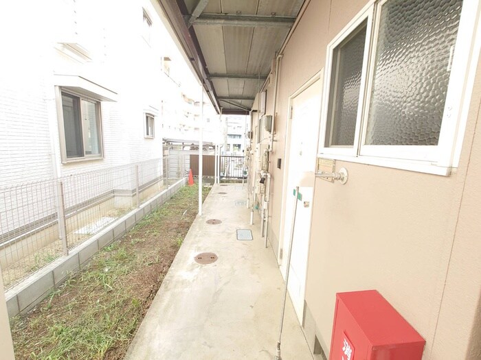 物件外観写真3　(エントランス部分)