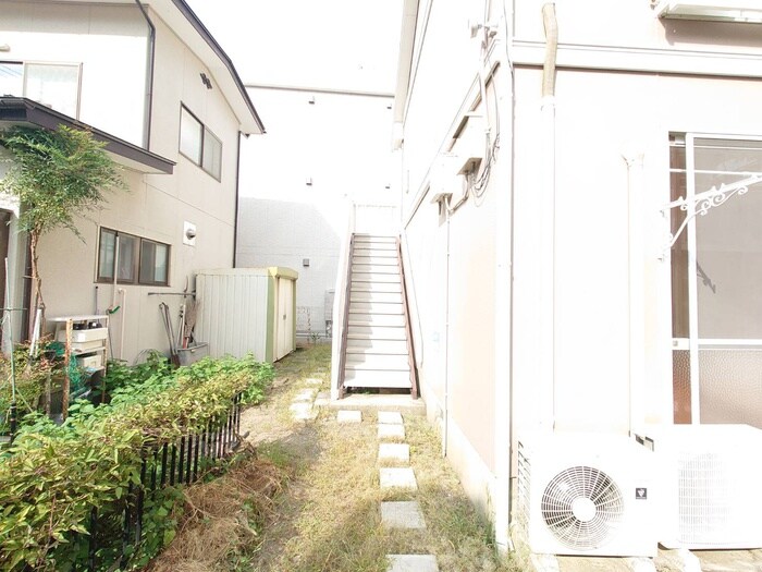 物件外観写真4　(エントランス部分)