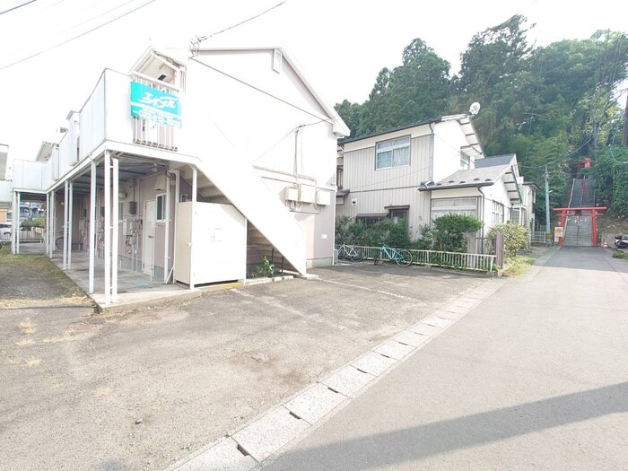 物件外観写真6　(駐車場)