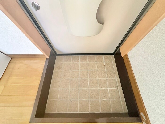 物件内観写真18　(玄関)
