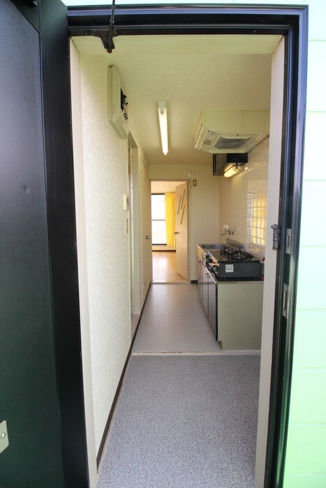 物件内観写真7　(玄関)