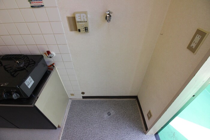 物件内観写真8　(洗濯機置場)