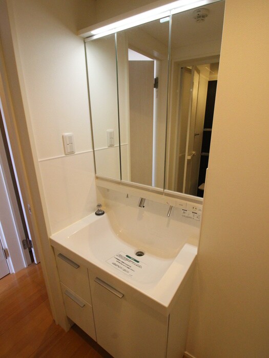 物件内観写真13　(洗面)