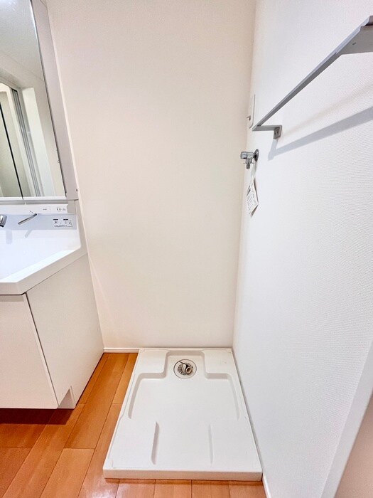 物件内観写真16　(洗濯機置場)