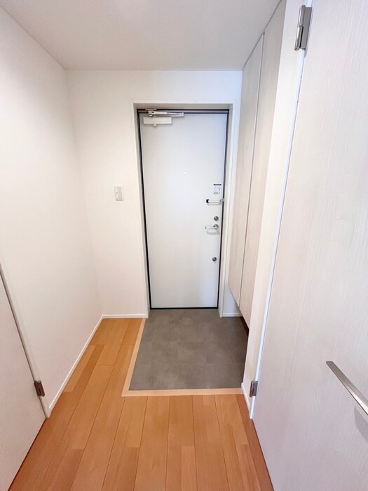 物件内観写真17　(玄関)