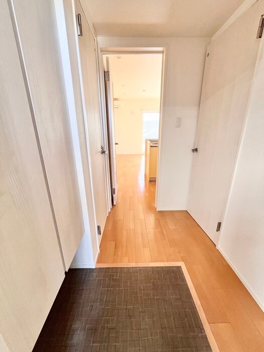 物件内観写真17　(玄関)