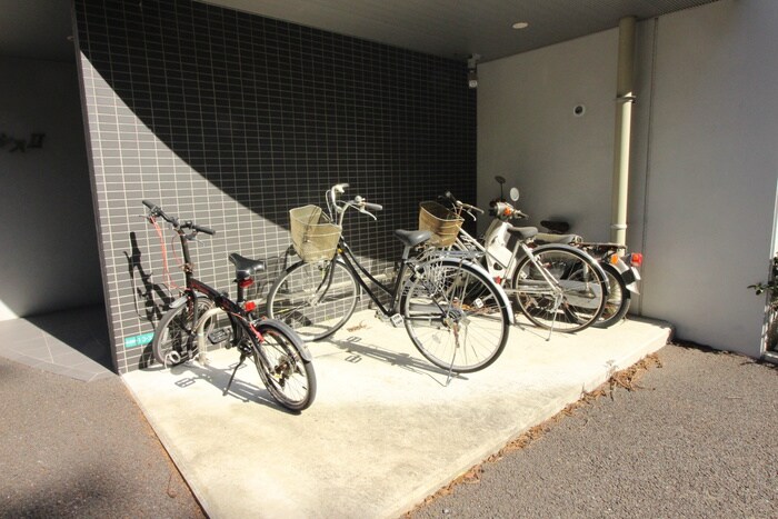 物件外観写真5　(駐輪場)