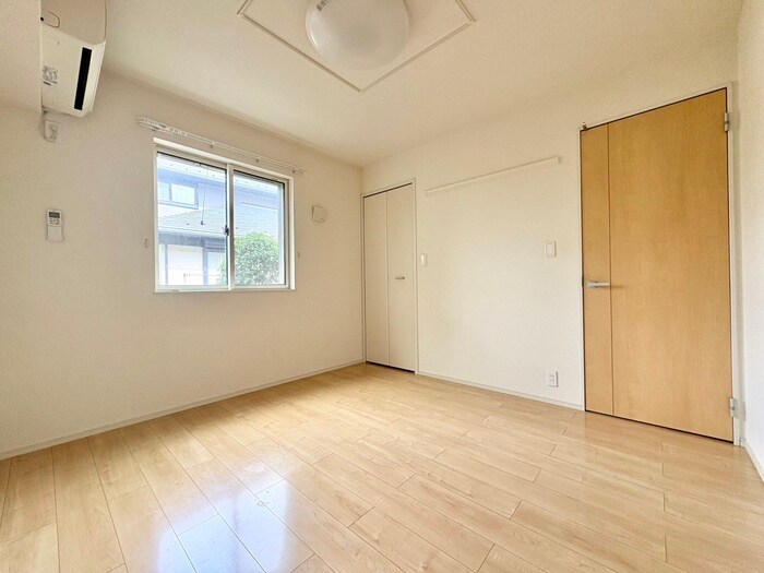 物件内観写真4　(居室)