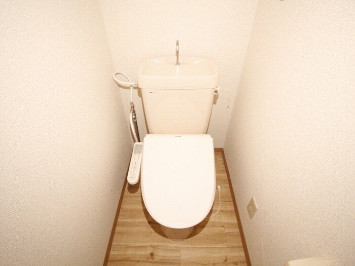 物件内観写真8　(トイレ)