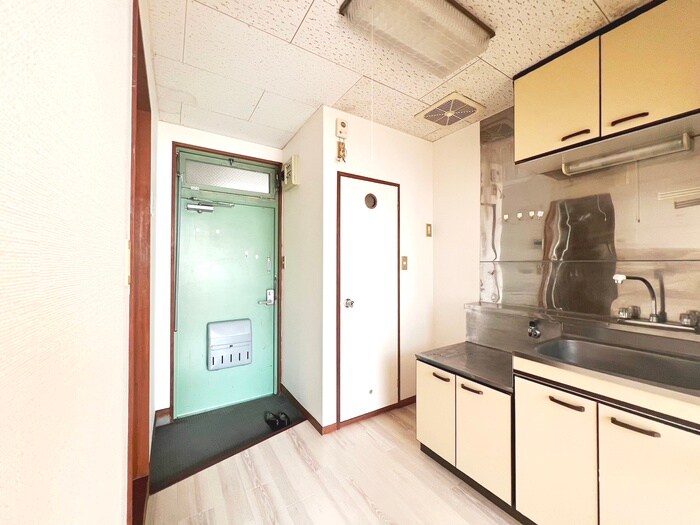 物件内観写真10　(居室)