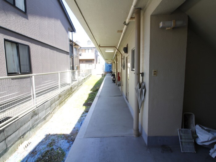 物件外観写真5　(エントランス部分)