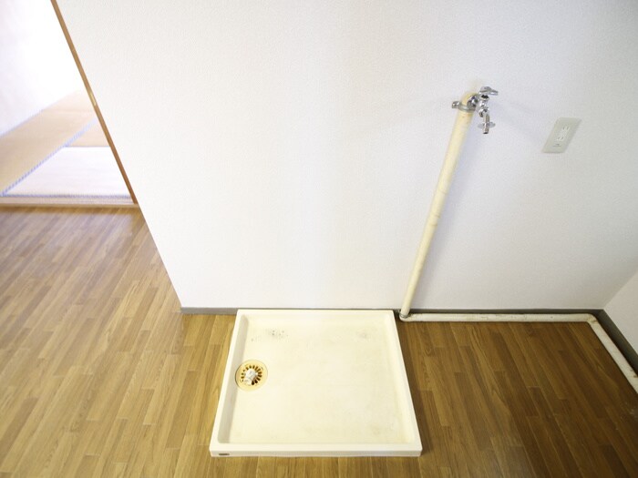 物件内観写真15　(洗濯機置場)