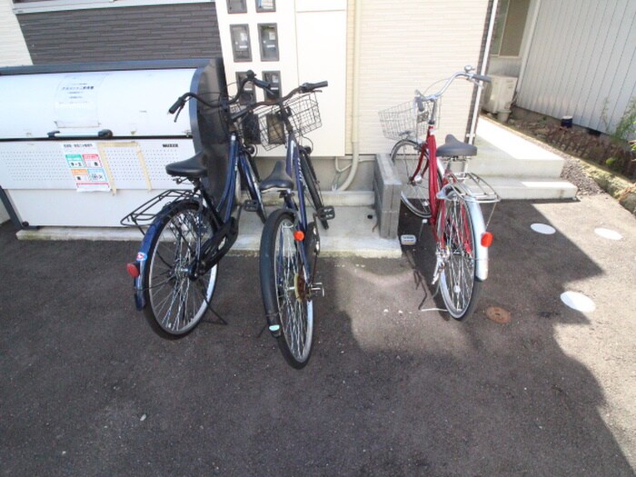 物件外観写真6　(駐輪場)