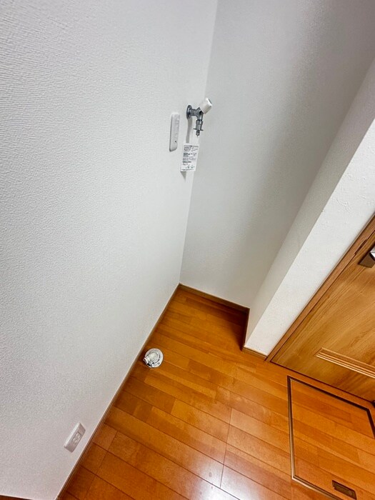 物件内観写真14　(洗濯機置場)