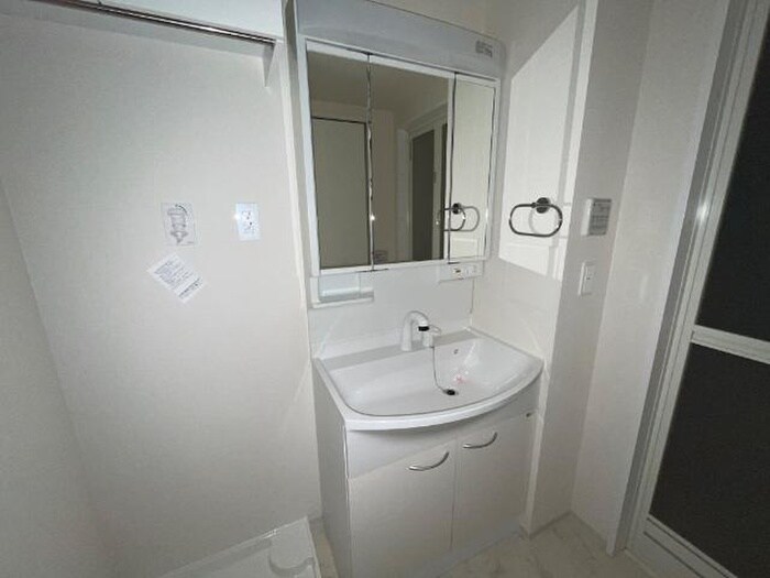 物件内観写真10　(洗面)