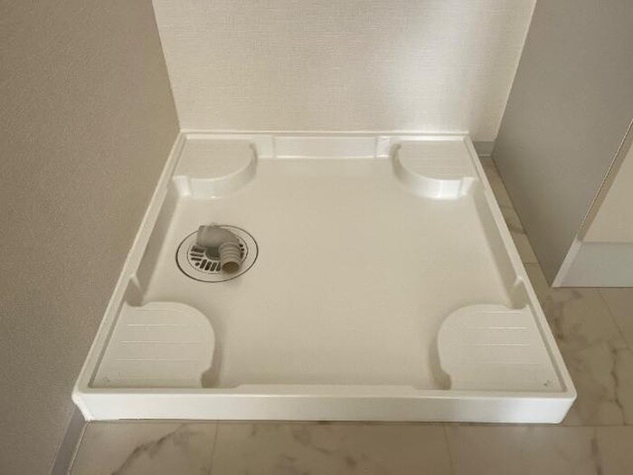 物件内観写真12　(洗濯機置場)