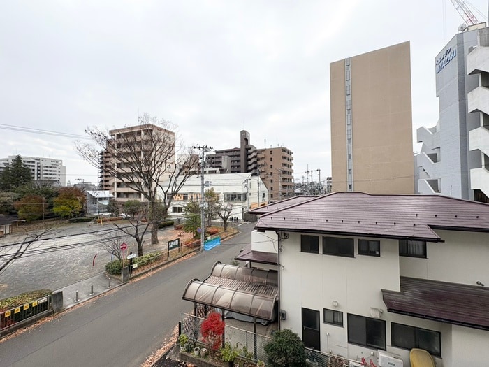 物件内観写真18　(室内からの展望)