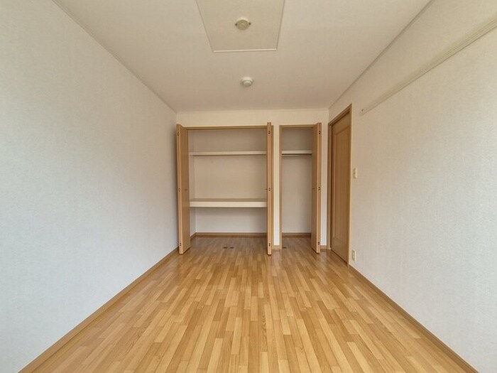 物件内観写真6　(収納)