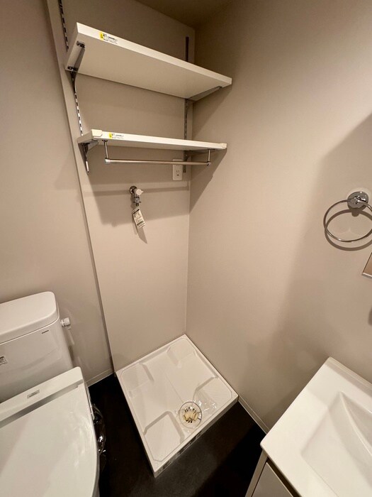 物件内観写真13　(洗濯機置場)