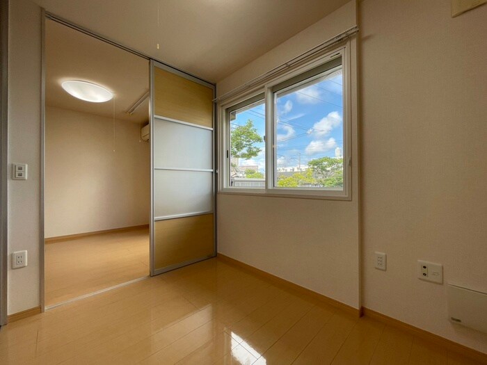 物件内観写真9　(居室)