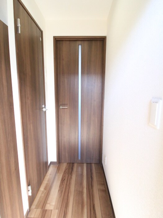 物件内観写真14　(廊下)