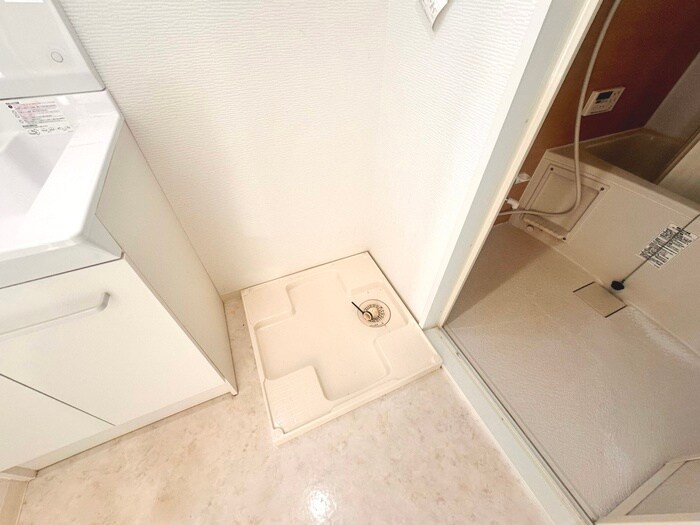 物件内観写真14　(洗濯機置場)