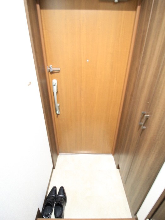 物件内観写真16　(玄関)