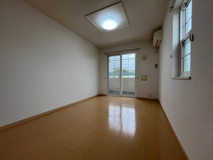 物件内観写真12　(居室)