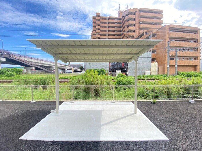 物件外観写真3　(駐輪場)