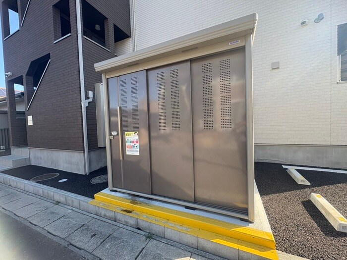 物件外観写真6　(エントランス部分)