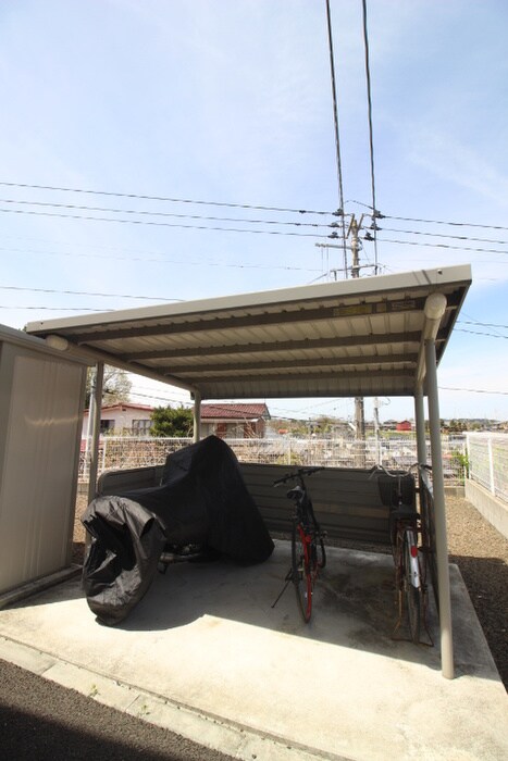 物件外観写真3　(駐輪場)