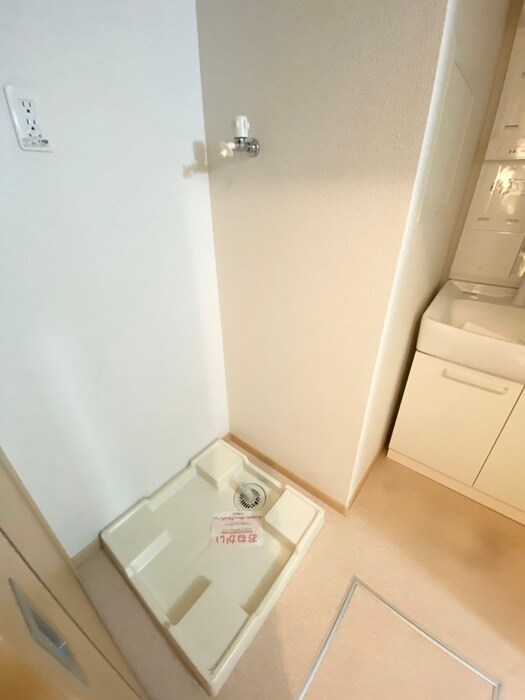 物件内観写真11　(洗濯機置場)