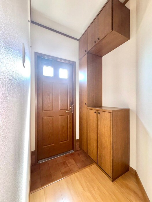 物件内観写真14　(玄関)
