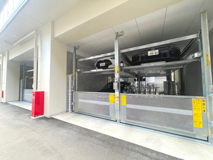 物件外観写真6　(駐車場)