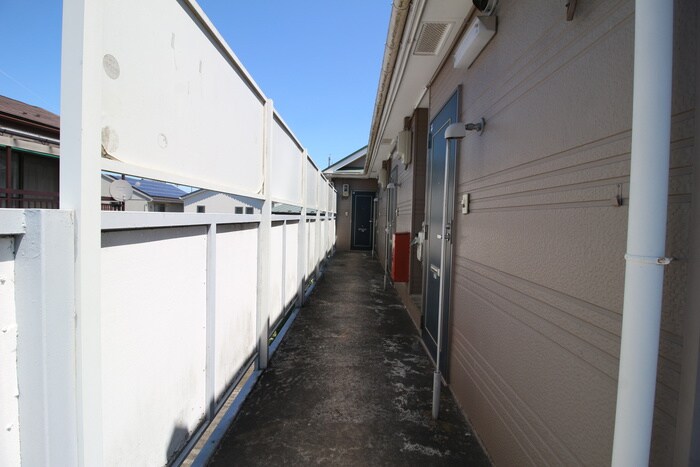 物件外観写真4　(エントランス部分)