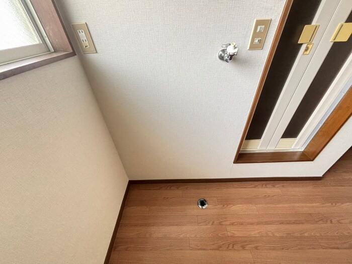 物件内観写真14　(洗濯機置場)