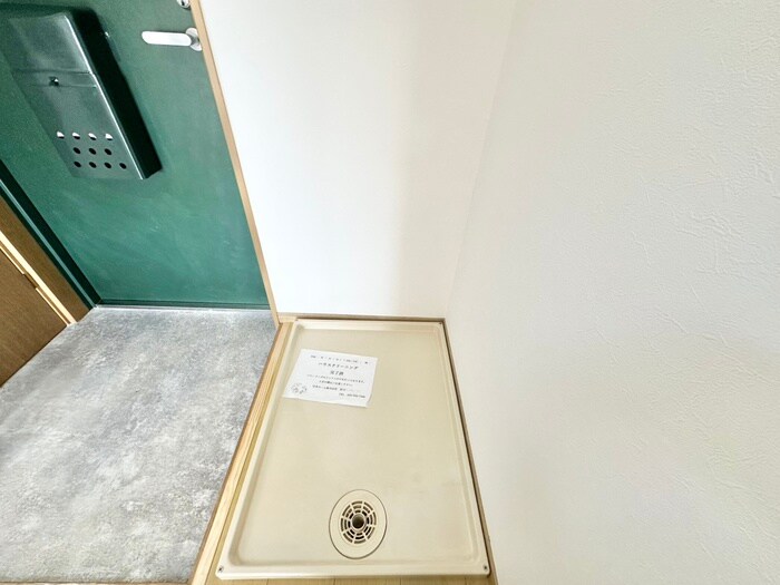 物件内観写真15　(洗濯機置場)